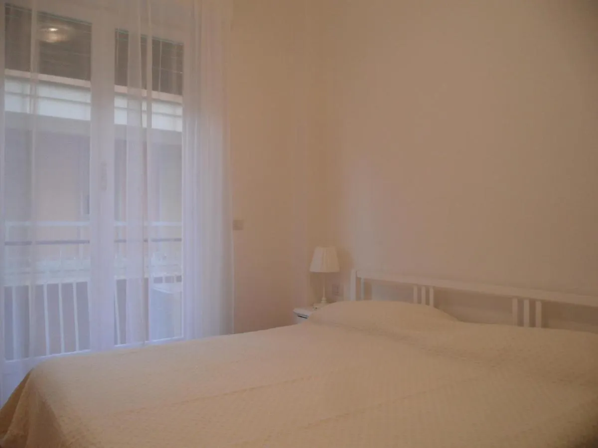 Appartamento La Vie En Rose Rapallo 0*,  Italia