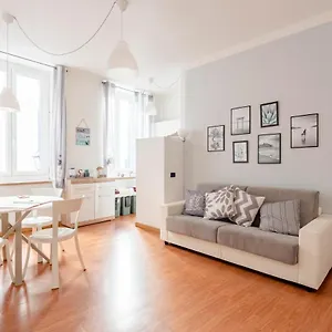  Apartment Mazzini 12, Elegant With Free Private Garage 800 M, Air Conditioning, Wi-fi, Just 100 M From The Public